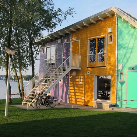 Campsite Zeeburg 3*