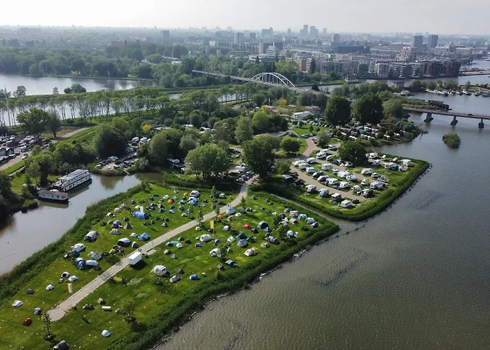 Zeeburg مكان تخييم